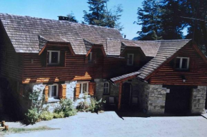 Nanihue Casa de Montaña con vista al Lago Villa La Angostura